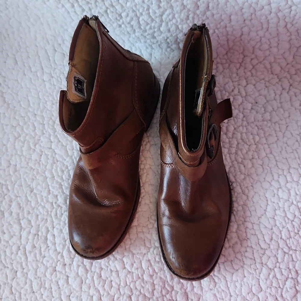 Frye Heavily Distressed Geuine Leather Buckle Detail Heeled Chunky Ankel Boots